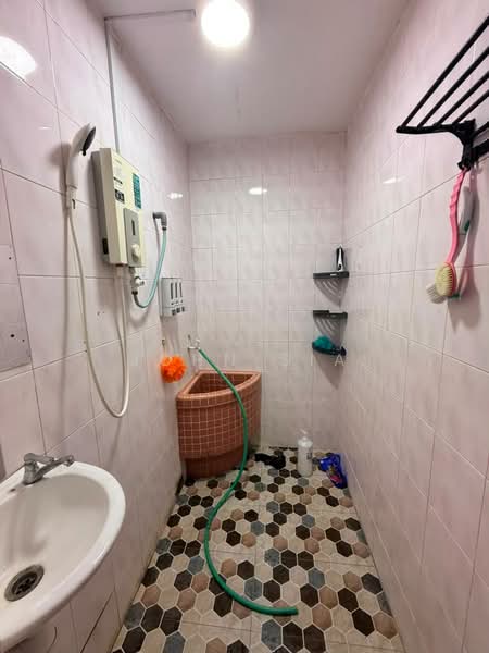 1-storey Terraced House for Sale in Taman Sri Skudai (Skudai) - John Sia - Bathroom - PropertyGuru.com.my