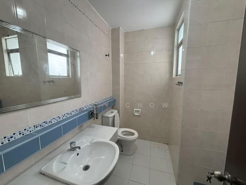 Semi-Detached House for Sale in Kota Emerald (Rawang) - Lucy Chow - Bathroom - PropertyGuru.com.my