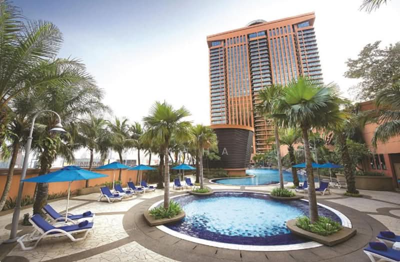 Servis Apartment untuk Dijual di Berjaya Times Square - Samantha Sun - Pool - PropertyGuru.com.my