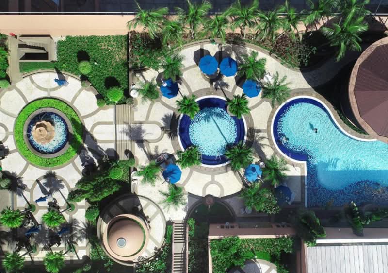 Servis Apartment untuk Dijual di Berjaya Times Square - Samantha Sun - Pool - PropertyGuru.com.my