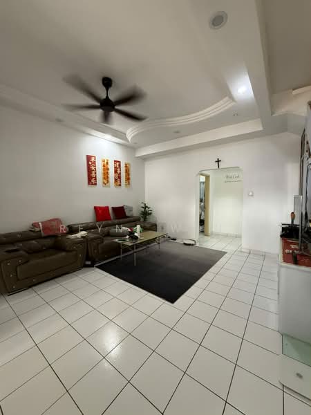Rumah Teres 2-Tingkat untuk Dijual di Taman Setia Indah (Tebrau) - Reyna Wong - Living Room - PropertyGuru.com.my