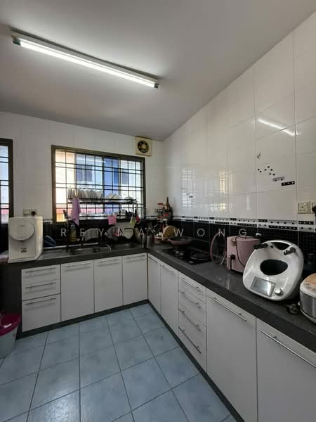 Rumah Teres 2-Tingkat untuk Dijual di Taman Setia Indah (Tebrau) - Reyna Wong - Kitchen - PropertyGuru.com.my