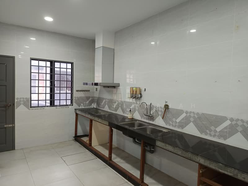 Rumah Teres 2 Tingkat untuk Disewa di Kampung Pandan (Cheras) - Devan Tiarajah - Kitchen - PropertyGuru.com.my