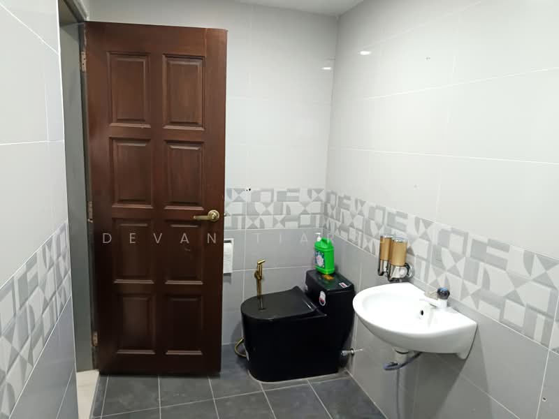 Rumah Teres 2 Tingkat untuk Disewa di Kampung Pandan (Cheras) - Devan Tiarajah - Bathroom - PropertyGuru.com.my