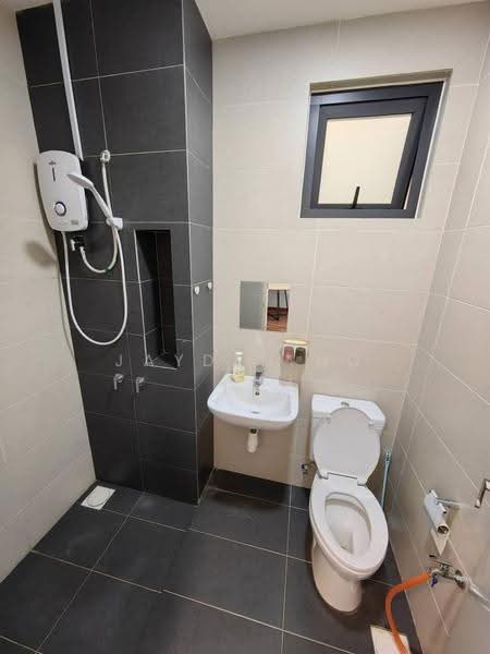 Kediaman Servis untuk Disewa di Pacific Star - Jayden Ho - Bathroom - PropertyGuru.com.my