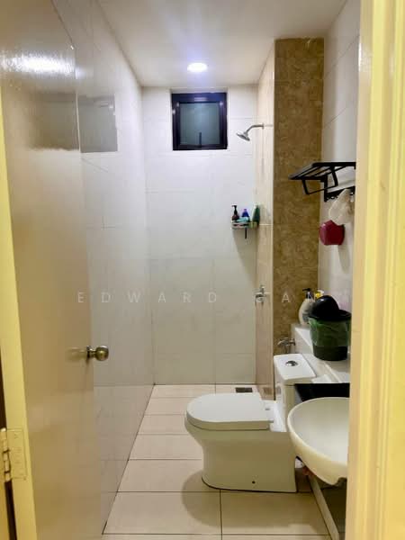 Servis Apartment untuk Dijual di D'Summit Residences - Edward Gan - Bathroom - PropertyGuru.com.my
