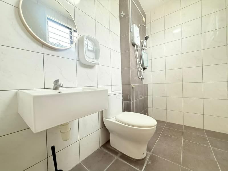 Terraced House for Rent in Rawang (Selangor) - Lucy Chow - Bathroom - PropertyGuru.com.my