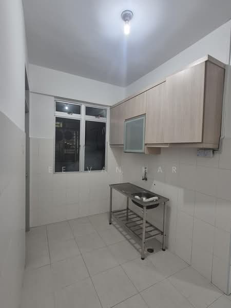 Service Residence for Sale at Tebrau City Residences - Ee Van Har - Kitchen - PropertyGuru.com.my