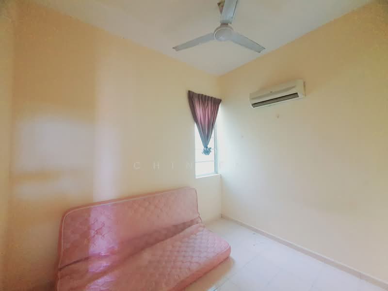 Apartment for Sale at Pangsapuri Bukit Beruang Bestari (University View) - CHIN FN - Bedroom - PropertyGuru.com.my