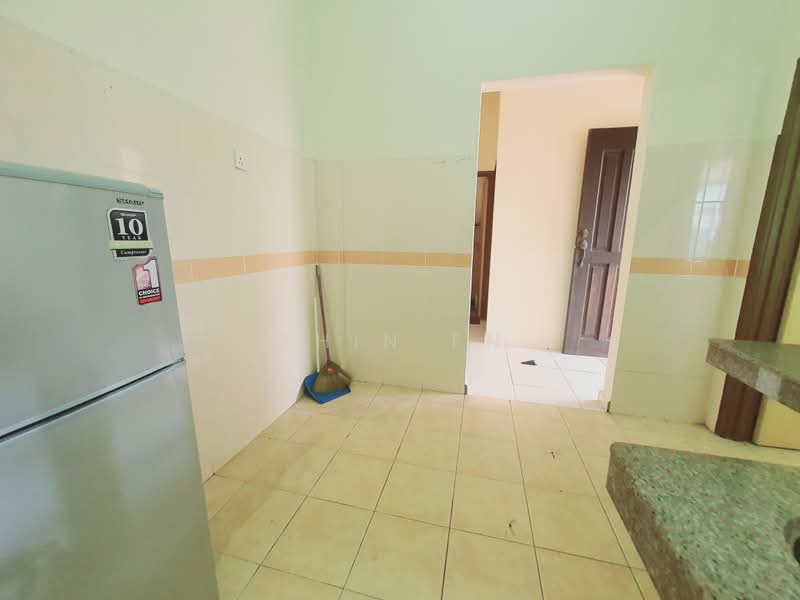 Apartment for Sale at Pangsapuri Bukit Beruang Bestari (University View) - CHIN FN - Kitchen - PropertyGuru.com.my