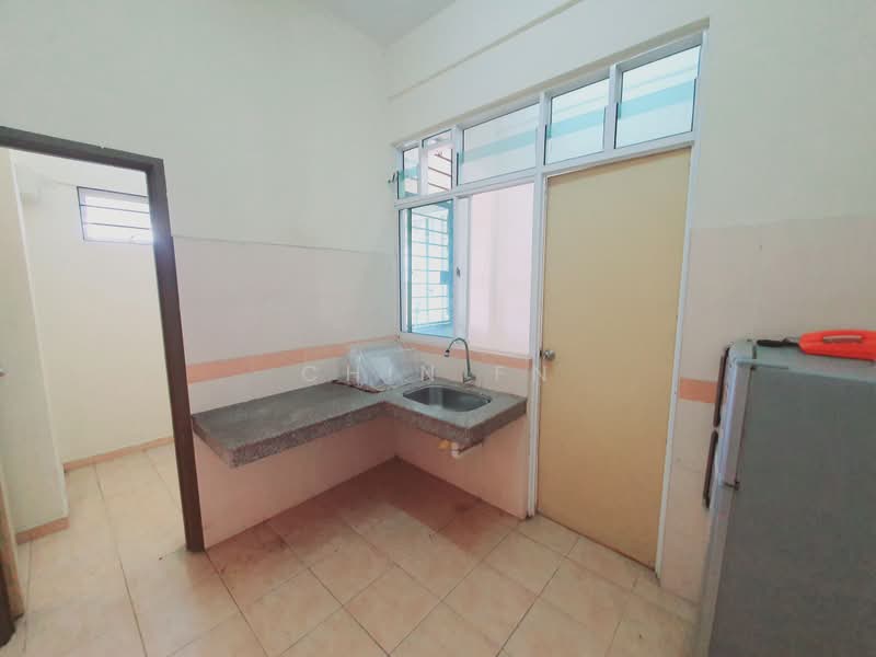 Apartment for Sale at Pangsapuri Bukit Beruang Bestari (University View) - CHIN FN - Kitchen - PropertyGuru.com.my