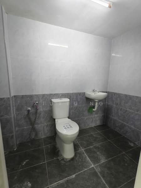 Shop for Rent in Taman Nusa Bestari (Iskandar Puteri (Nusajaya)) - Xiuxiu Ng - Bathroom - PropertyGuru.com.my