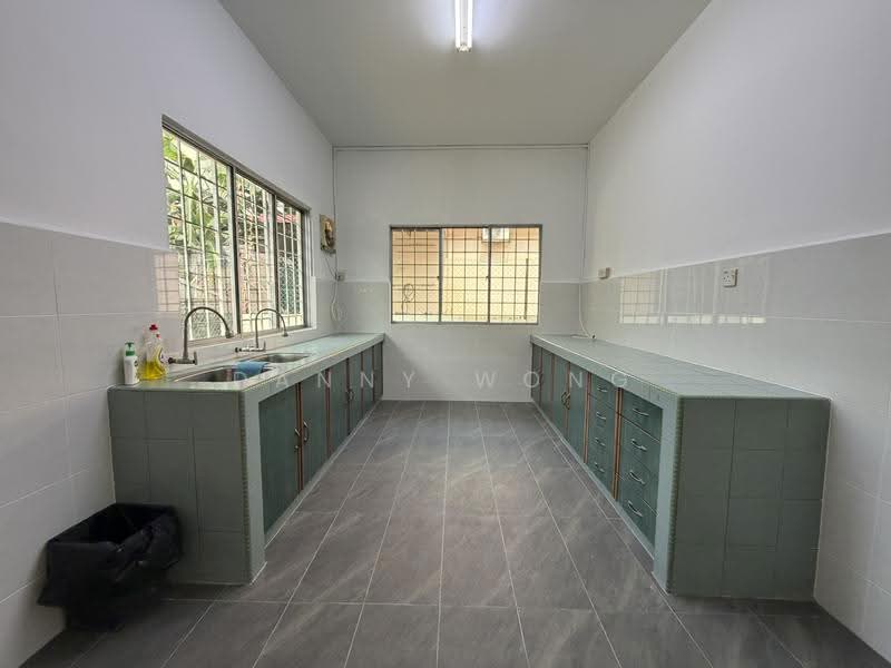 Rumah Banglo untuk Dijual di Taman Sri Hijau (Rawang) - Danny Wong - Kitchen - PropertyGuru.com.my