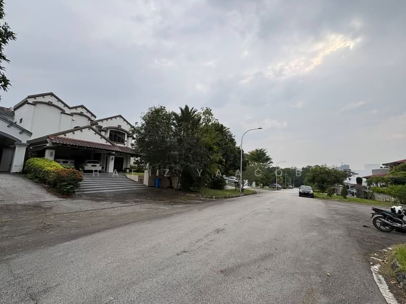 Semi-Detached House for Sale in Sultan Abdul Aziz Shah Golf & Country Club (Shah Alam) - Hafiz Yaacob - Exterior - PropertyGuru.com.my