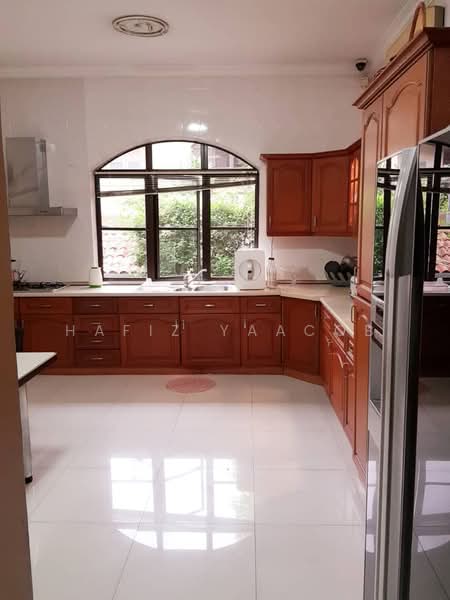Semi-Detached House for Sale in Sultan Abdul Aziz Shah Golf & Country Club (Shah Alam) - Hafiz Yaacob - Kitchen - PropertyGuru.com.my