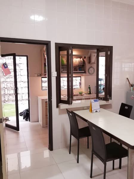 Semi-Detached House for Sale in Sultan Abdul Aziz Shah Golf & Country Club (Shah Alam) - Hafiz Yaacob - Kitchen - PropertyGuru.com.my