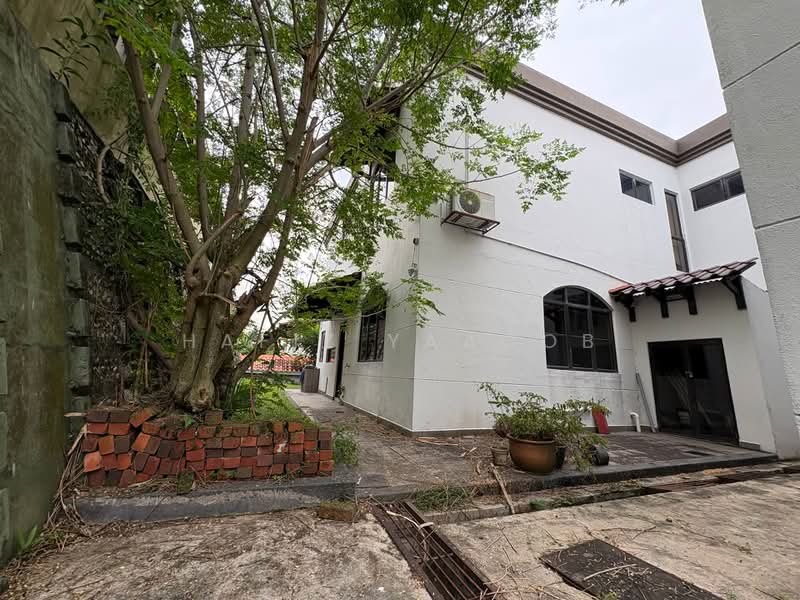 Semi-Detached House for Sale in Sultan Abdul Aziz Shah Golf & Country Club (Shah Alam) - Hafiz Yaacob - Exterior - PropertyGuru.com.my
