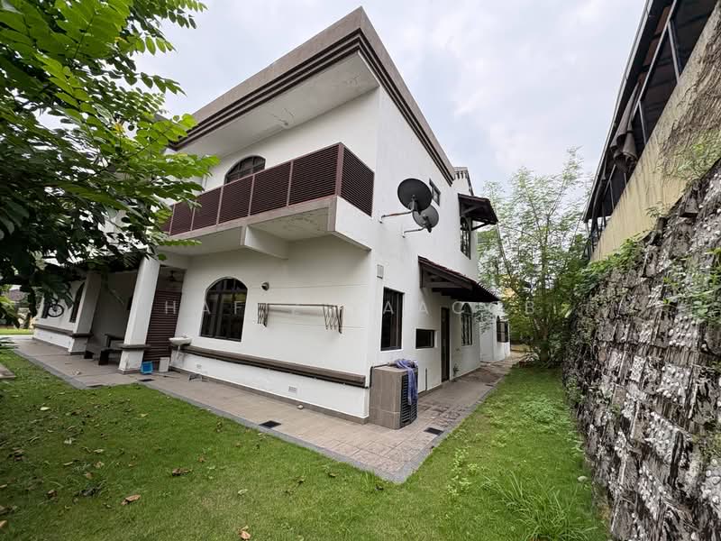 Semi-Detached House for Sale in Sultan Abdul Aziz Shah Golf & Country Club (Shah Alam) - Hafiz Yaacob - Exterior - PropertyGuru.com.my