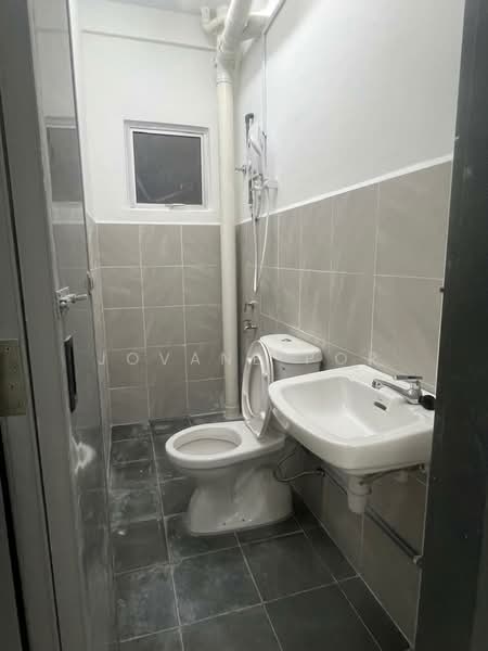 Townhouse for Rent in Bukit Jalil (Kuala Lumpur) - Jovane Por - Bathroom - PropertyGuru.com.my