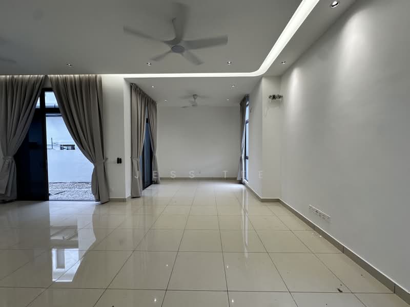 Rumah Berkembar untuk Disewa di Setia Alam (Selangor) - Jess Tee - Living Room - PropertyGuru.com.my