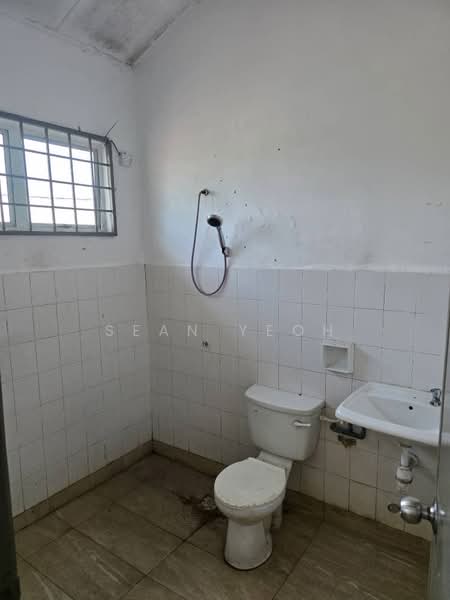 2-storey Terraced House for Sale in Taman Megah Ria (Masai) - Sean Yeoh - Bathroom - PropertyGuru.com.my