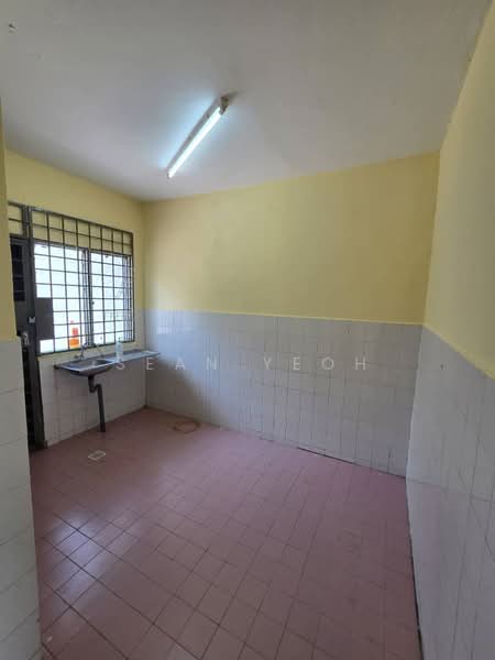 2-storey Terraced House for Sale in Taman Megah Ria (Masai) - Sean Yeoh - Kitchen - PropertyGuru.com.my