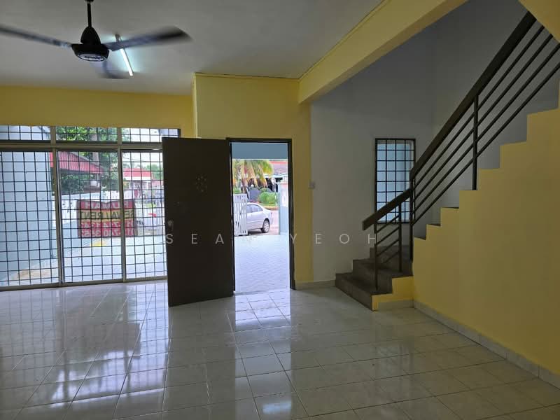 2-storey Terraced House for Sale in Taman Megah Ria (Masai) - Sean Yeoh - Living Room - PropertyGuru.com.my