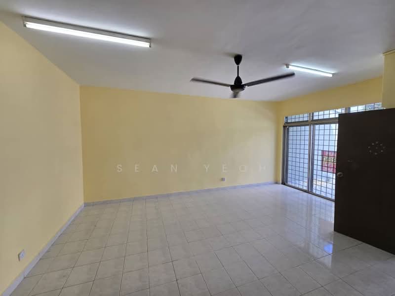 2-storey Terraced House for Sale in Taman Megah Ria (Masai) - Sean Yeoh - Living Room - PropertyGuru.com.my