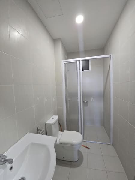 Service Residence for Sale at Meridin Bayvue Serviced Apartment - Yee Hsin - Bathroom - PropertyGuru.com.my