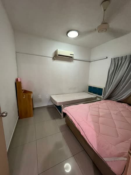 Kediaman Servis untuk Disewa di SuriaMas Suites - Jessie Choo - Bedroom - PropertyGuru.com.my
