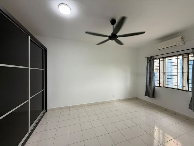 Kondominium untuk Dijual di Kinrara Mas - KT Go - Bedroom - PropertyGuru.com.my