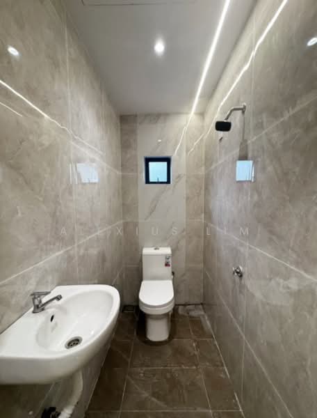 2-storey Terraced House for Sale in Taman Saleng (Kulai) - Alexius Lim - Bathroom - PropertyGuru.com.my