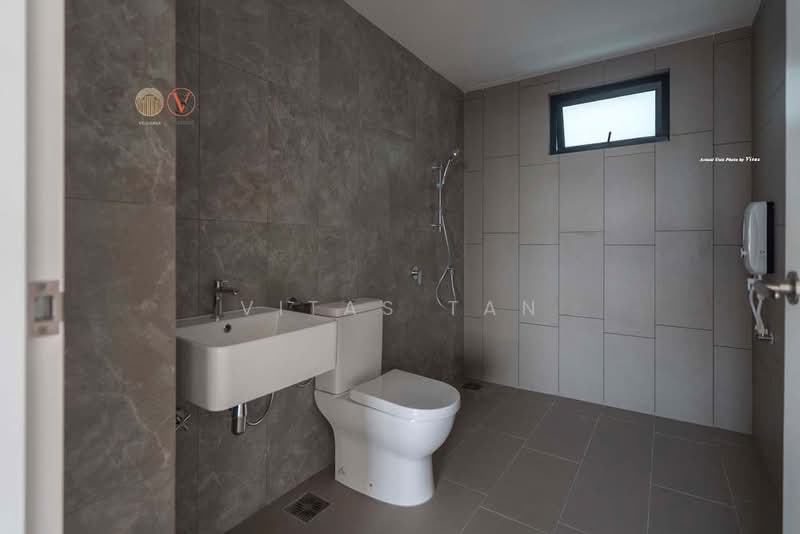 Kondominium untuk Dijual di Tuai Timur - Vitas Tan - Bathroom - PropertyGuru.com.my