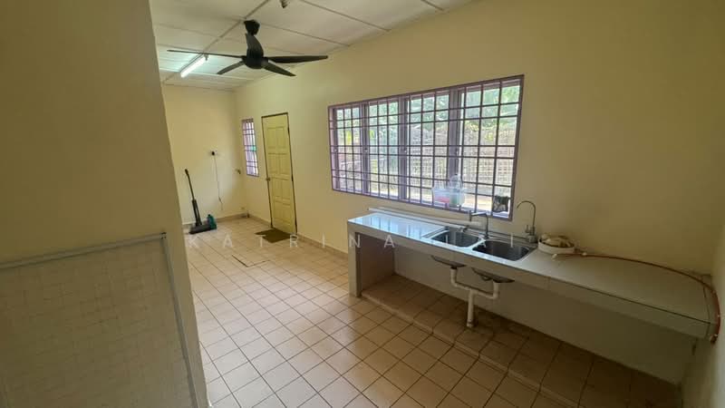 Rumah Teres 2 Tingkat untuk Dijual di Taman Semenyih Mewah (Semenyih) - Katrina Lai - Kitchen - PropertyGuru.com.my
