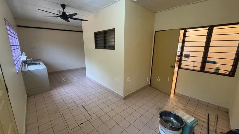 Rumah Teres 2 Tingkat untuk Dijual di Taman Semenyih Mewah (Semenyih) - Katrina Lai - Kitchen - PropertyGuru.com.my