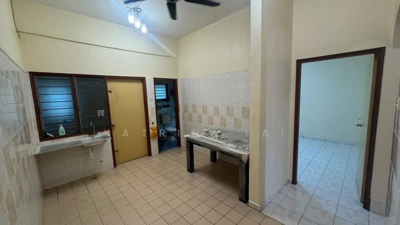 Rumah Teres 2 Tingkat untuk Dijual di Taman Semenyih Mewah (Semenyih) - Katrina Lai - Kitchen - PropertyGuru.com.my