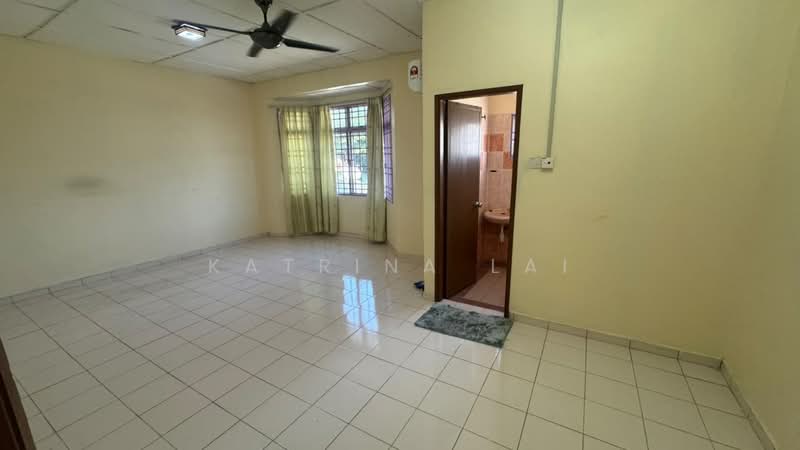 Rumah Teres 2 Tingkat untuk Dijual di Taman Semenyih Mewah (Semenyih) - Katrina Lai - Living Room - PropertyGuru.com.my