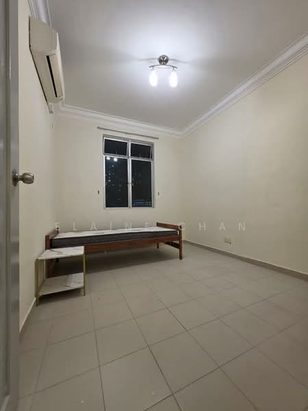 Apartment for Sale at Lake View Suites - Elaine Chan - Bedroom - PropertyGuru.com.my