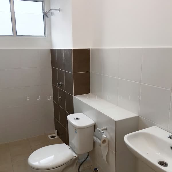Rumah Teres 2 Tingkat untuk Disewa di Seremban 2 (Negeri Sembilan) - Eddy Izuddin - Bathroom - PropertyGuru.com.my
