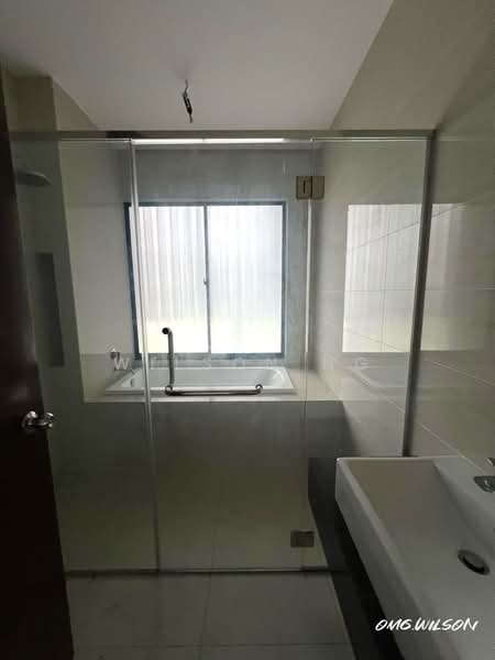 Rumah Berkembar untuk Dijual di Telok Panglima Garang (Selangor) - Wilson Ng - Bathroom - PropertyGuru.com.my