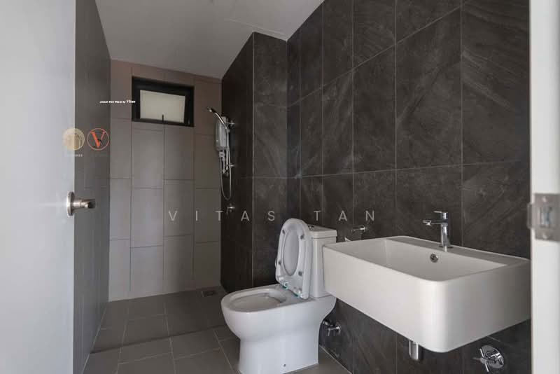 Kondominium untuk Dijual di Tuai Timur - Vitas Tan - Bathroom - PropertyGuru.com.my