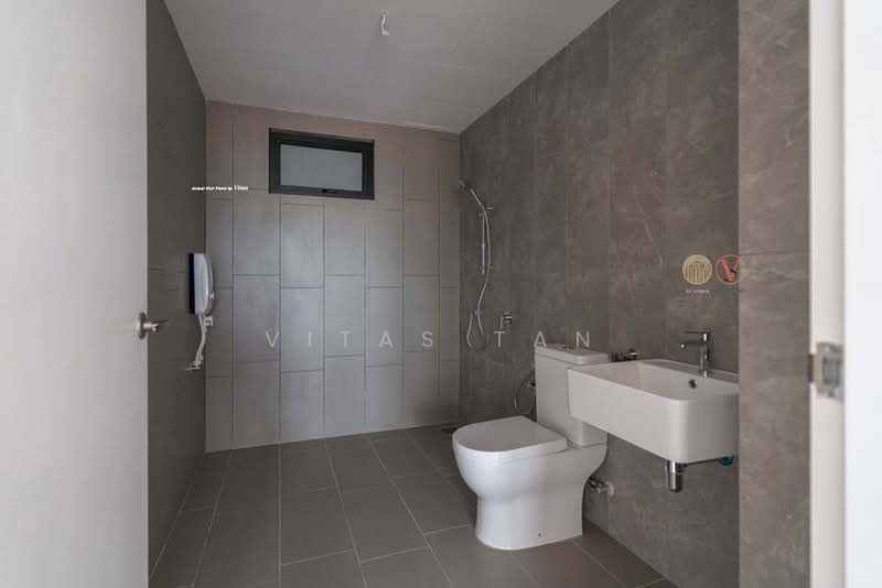 Kondominium untuk Dijual di Tuai Timur - Vitas Tan - Bathroom - PropertyGuru.com.my