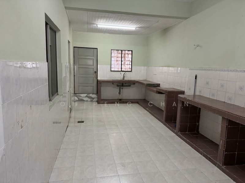 Rumah Teres 2-Tingkat untuk Disewa di Taman Bayu Perdana (Klang) - Poh Peng Chan - Kitchen - PropertyGuru.com.my