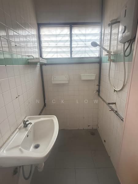 Rumah Teres 1 Tingkat untuk Disewa di Taman Johor Jaya (Johor Bahru) - Nick Low - Bathroom - PropertyGuru.com.my