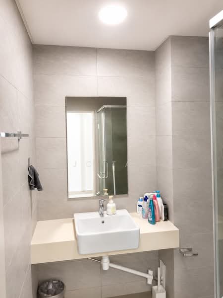 Kondominium untuk Disewa di Vivo Residential Suites - JC Tan - Bathroom - PropertyGuru.com.my