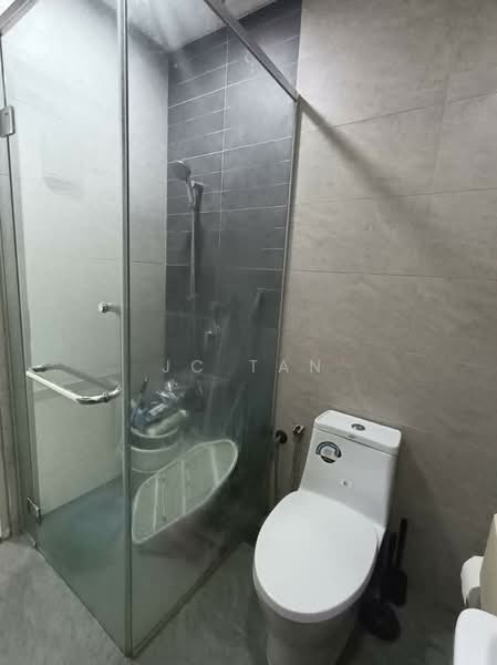 Kondominium untuk Disewa di Vivo Residential Suites - JC Tan - Bathroom - PropertyGuru.com.my
