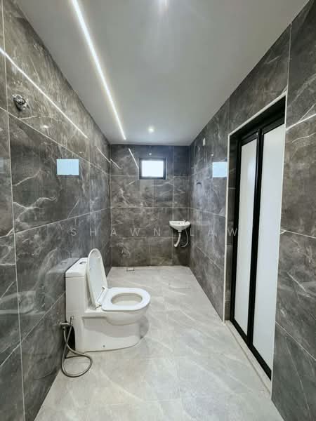 Rumah Teres 2 Tingkat untuk Dijual di Bandar Baru Permas Jaya (Permas Jaya) - Shawn Law - Bathroom - PropertyGuru.com.my