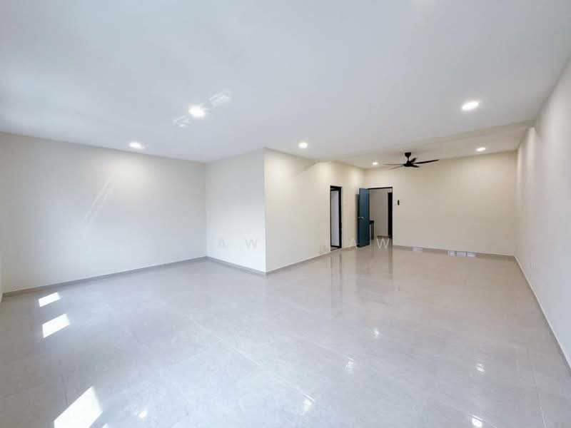 Rumah Teres 2 Tingkat untuk Dijual di Bandar Baru Permas Jaya (Permas Jaya) - Shawn Law - Living Room - PropertyGuru.com.my