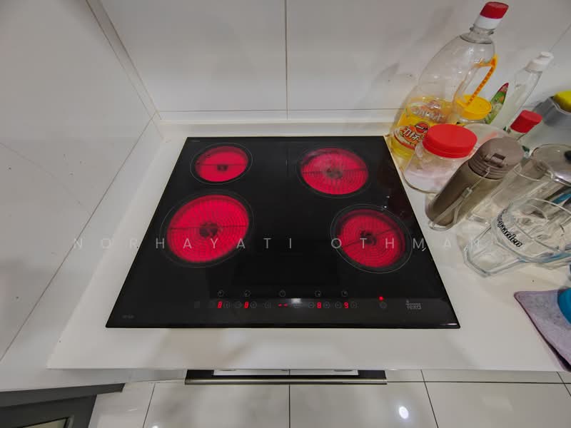 Kondominium untuk Disewa di Vivo Residential Suites - Norhayati Othman - Kitchen - PropertyGuru.com.my