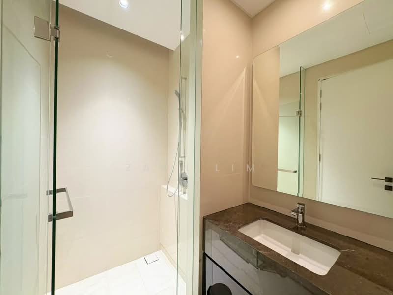 Kediaman Servis untuk Disewa di Crown Residences @ Pavilion Damansara Heights - Zach Lim - Bathroom - PropertyGuru.com.my